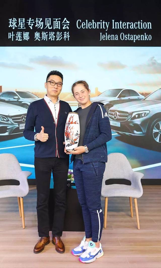 一个鲜明的 一个鲜明的